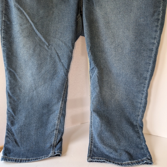 Women's Lane Bryant Denim Capri - Picture 6 of 6